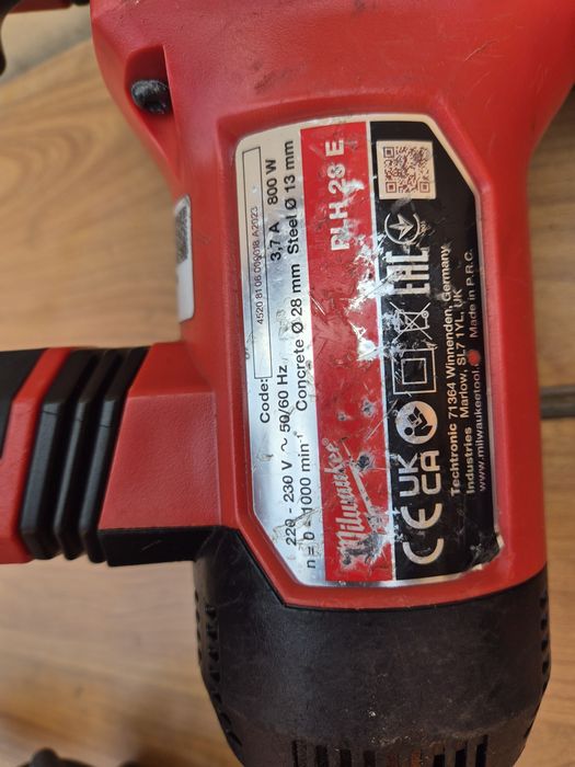 Ciocan rotopercutor Milwaukee PLH 28E