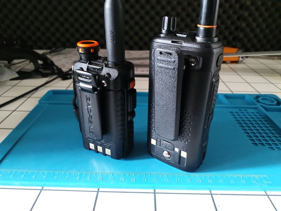 Vand Baofeng UV-5R Tri-Power si Baofeng UV-17R