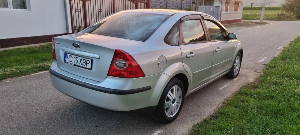 Ford Focus 1.6 benzina GHIA -Recent inmatriculat