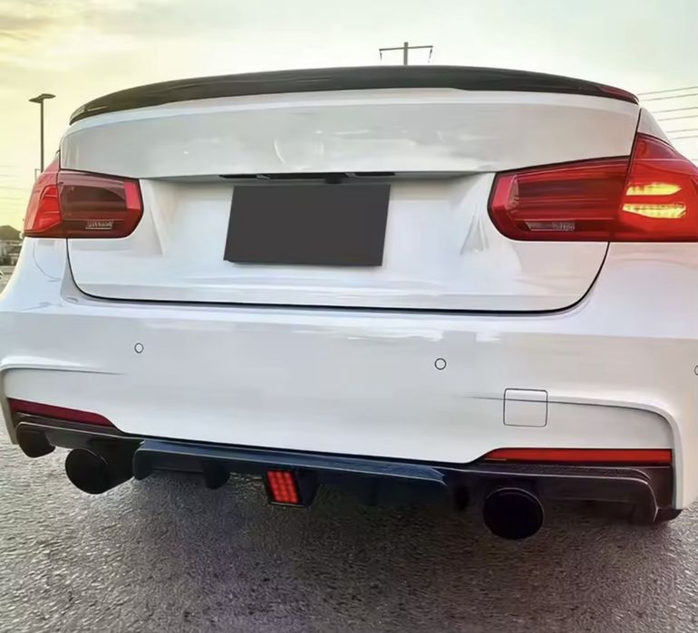 Difuzor ornament evacuare bara spate  BMW F30 F31 Tobe 335d 335i style