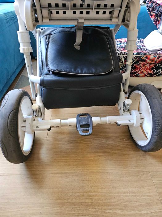 Бебешка количка BEXA Cube 2 в 1