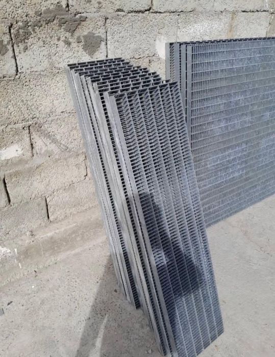 Trepte si gratare zincate