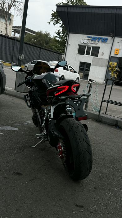 Modiwei 800RR sotiladi