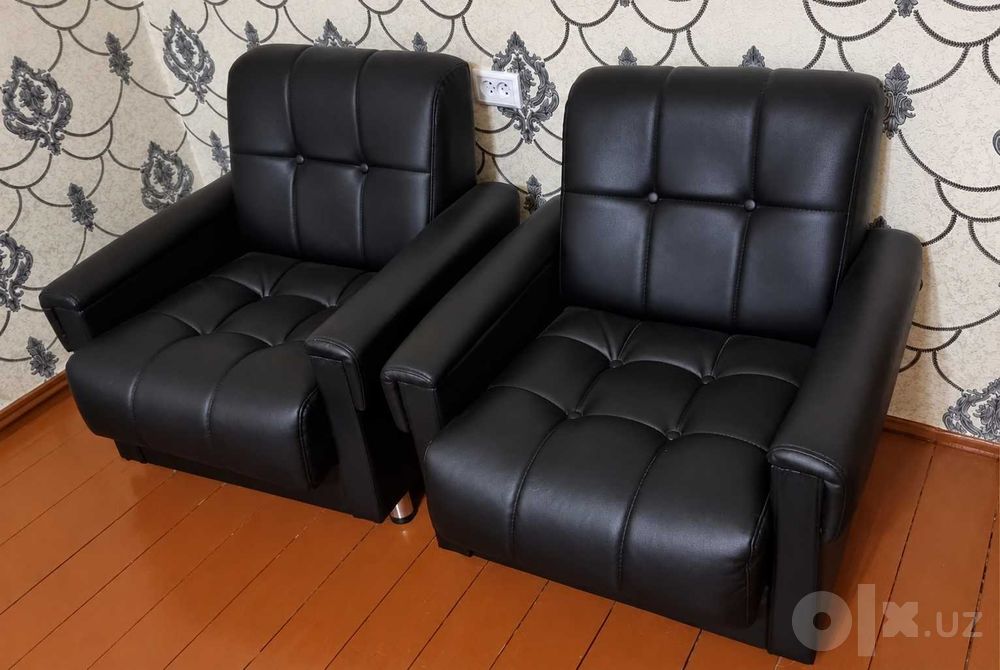 Divan va 2ta kreslo komplekt sotiladi. Ofis va uy uchun.