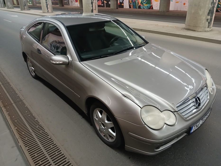 Mercedes-Benz C220 CDI coupe 143 cp
