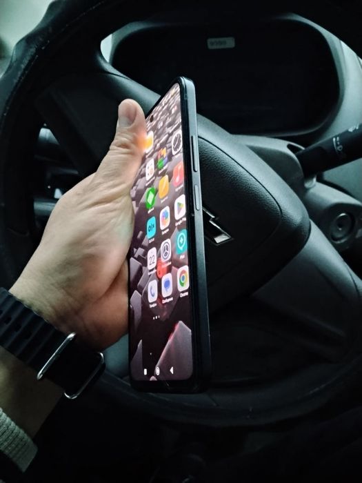 Redmi 15 8/256 2-ta black pochti yengi  im otgan