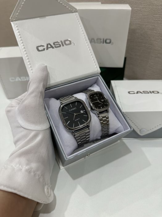 Часы парные в подарочной коробке