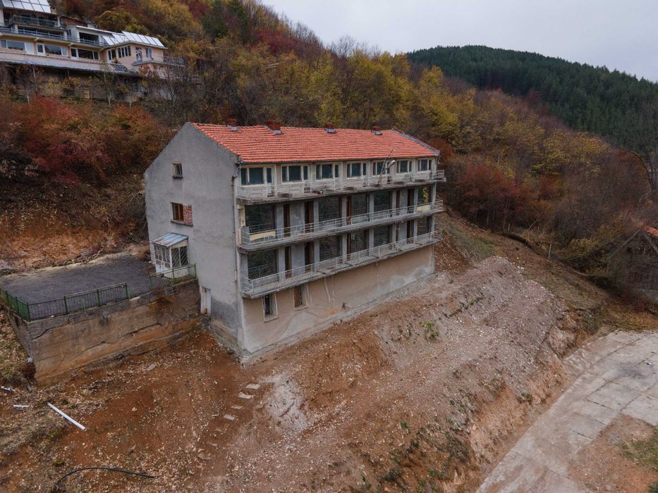 Продавам хотел в село Шипково