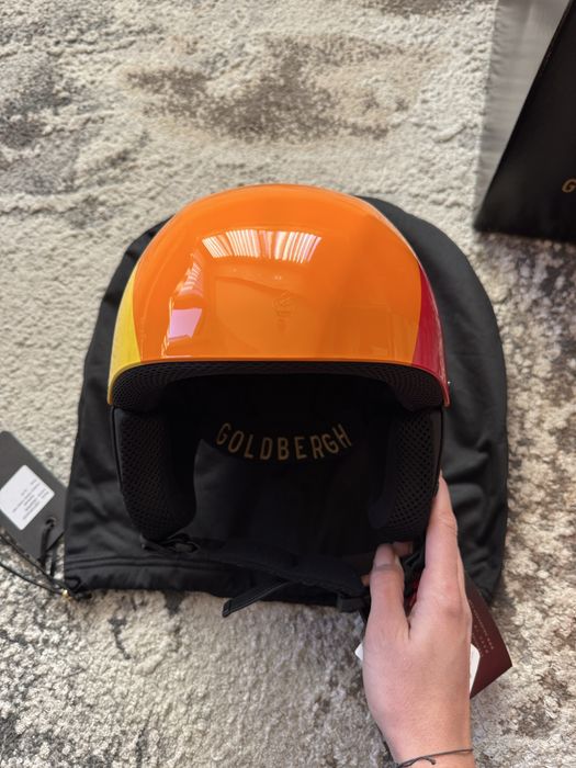 Дамски ски каска и чанта Goldbergh