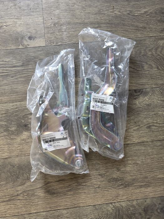 Продам петли капота оригинал Кия Карнивал