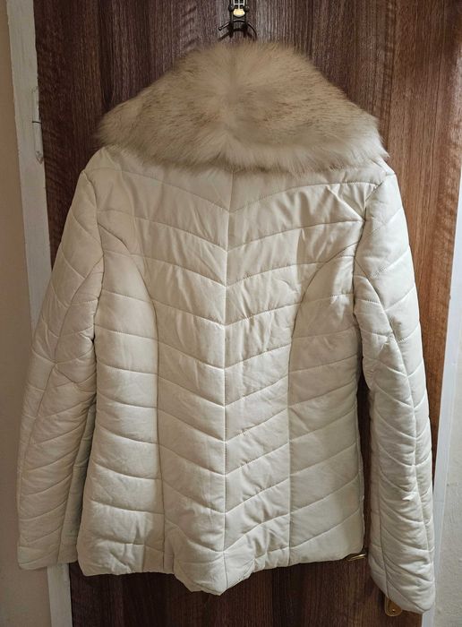 Ново дамско зимно яке от еко кожа, с пухена яка - и с подарък