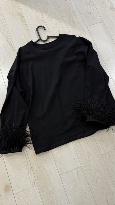 Кофта с перьями добротными