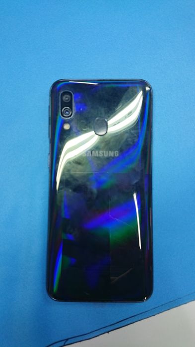 Samsung A 40  samsung