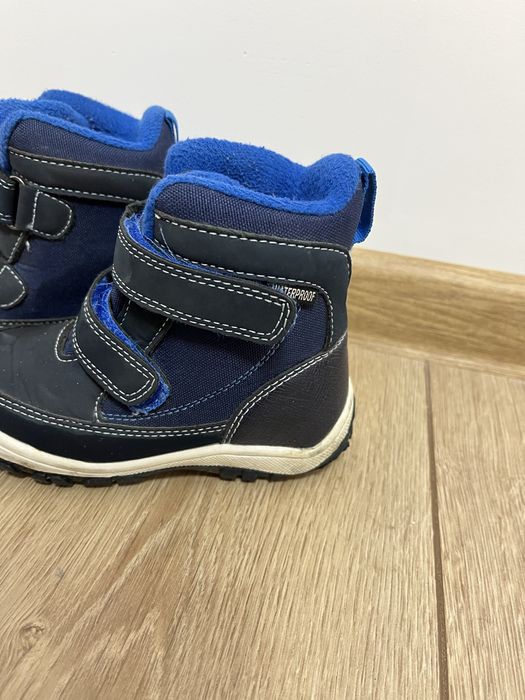 Апрески боти водоустойчиви