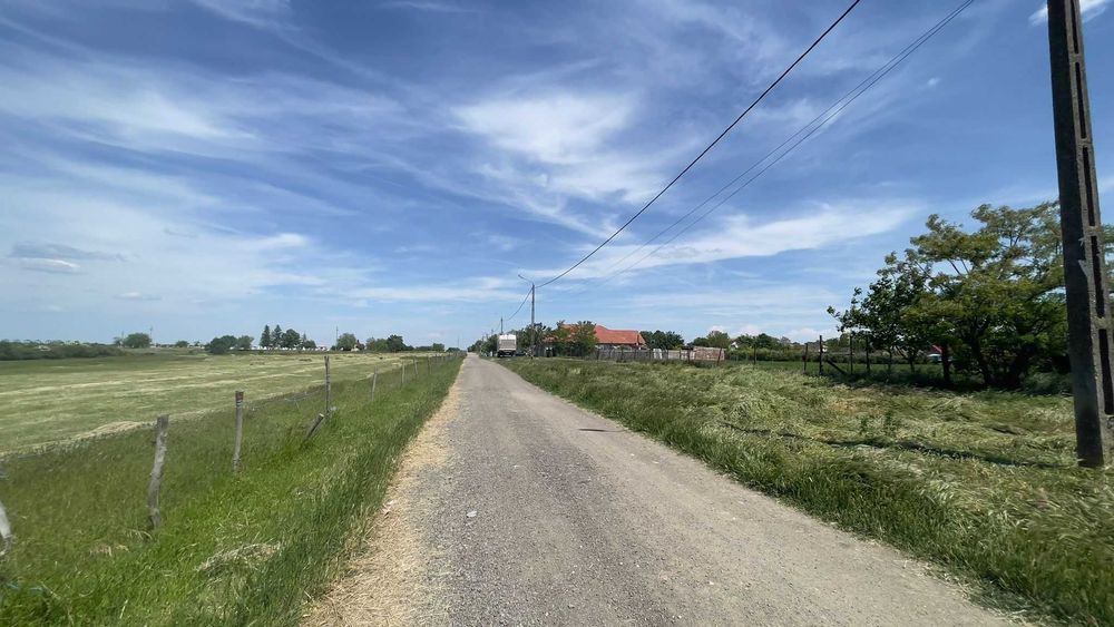 Teren intravilan de vânzare
