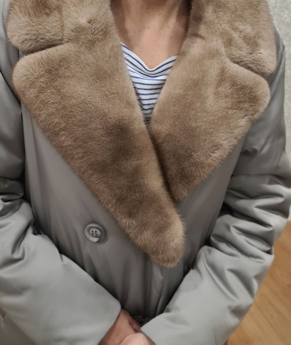 Продам куртку с норка воротником