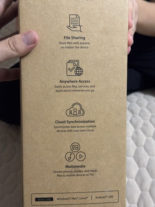 Продам сетевое хранилище Synology