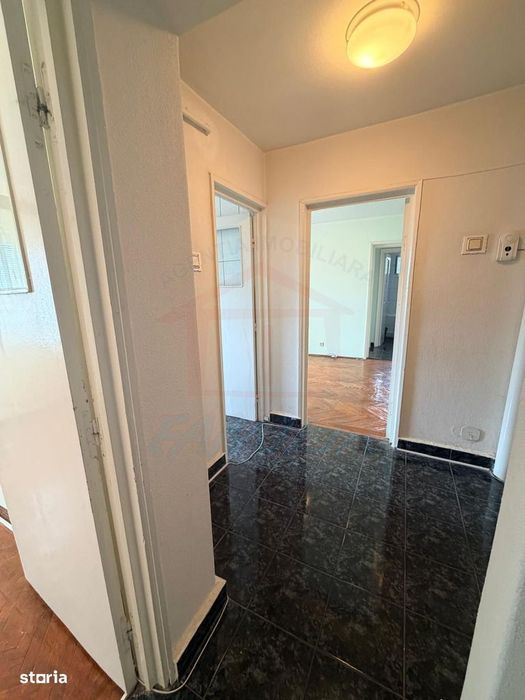 Vanzare apartament cu 4 camere in Micro 13, etaj 3, pret 65 000 euro