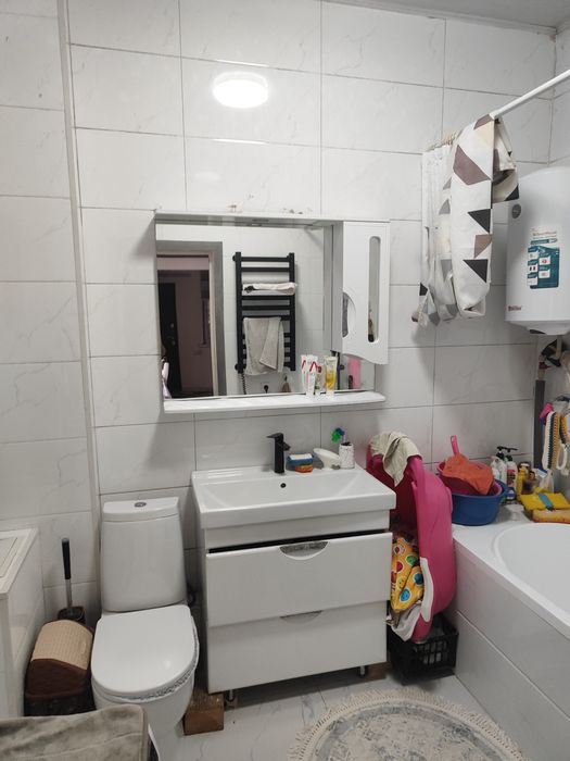 Продам два дома один двор.