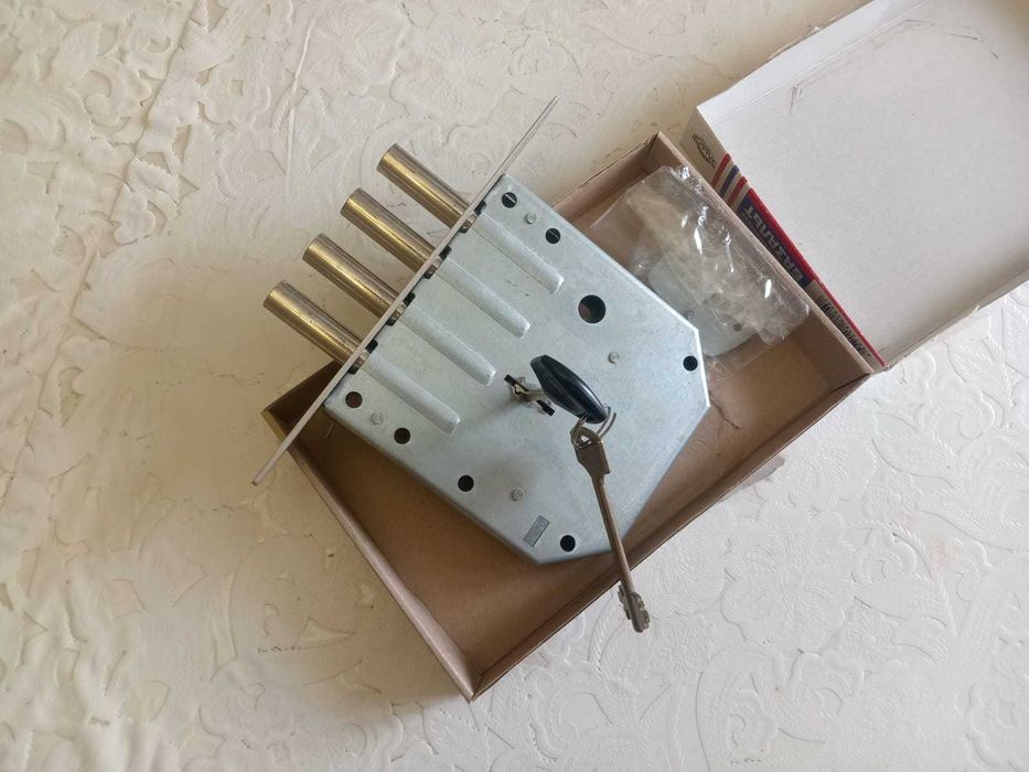 Замок врезной Базальт 1.05.01 Эльбор