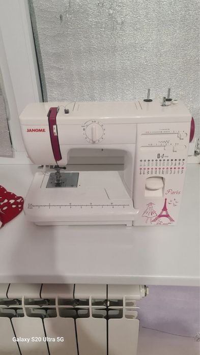 Оверлок швейная машина