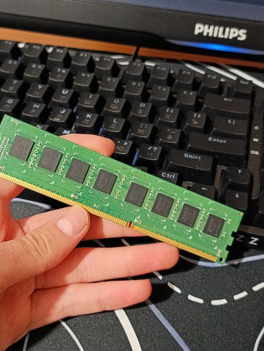 ОЗУ 8ГБ 1600mhz Adata