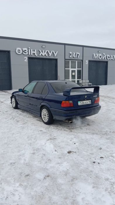 Продам BMW 320 I 1994 года