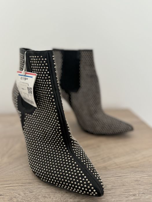 Обувки на висок ток