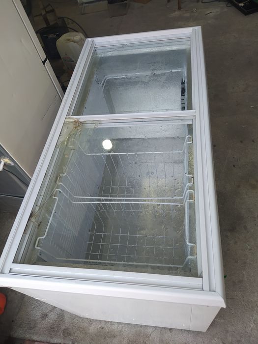 Продам морозильник