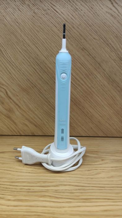 Електрическа четка за зъби Oral B