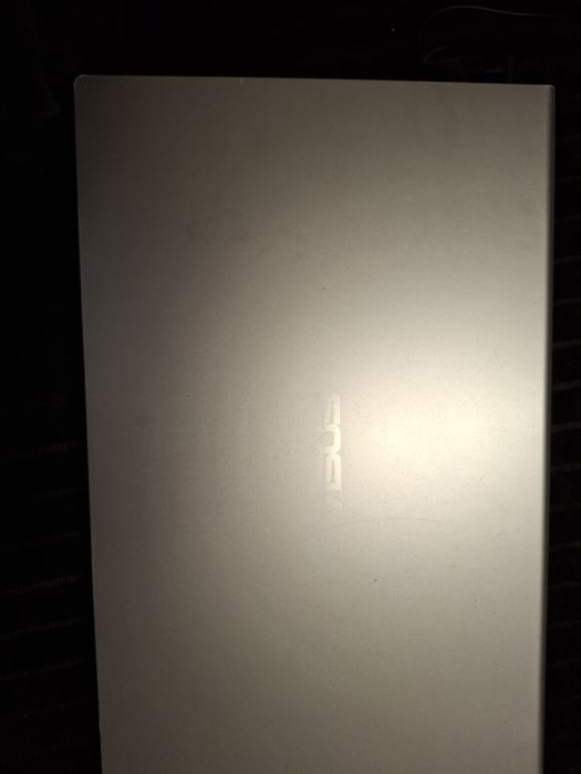 Vand laptop asus x515m