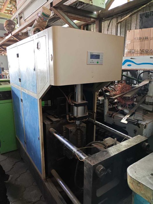 Продается комплект оборудования для производства ПЭТ бутылок 5 литров