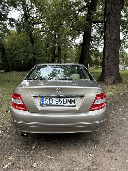 Vand Mercedes C220