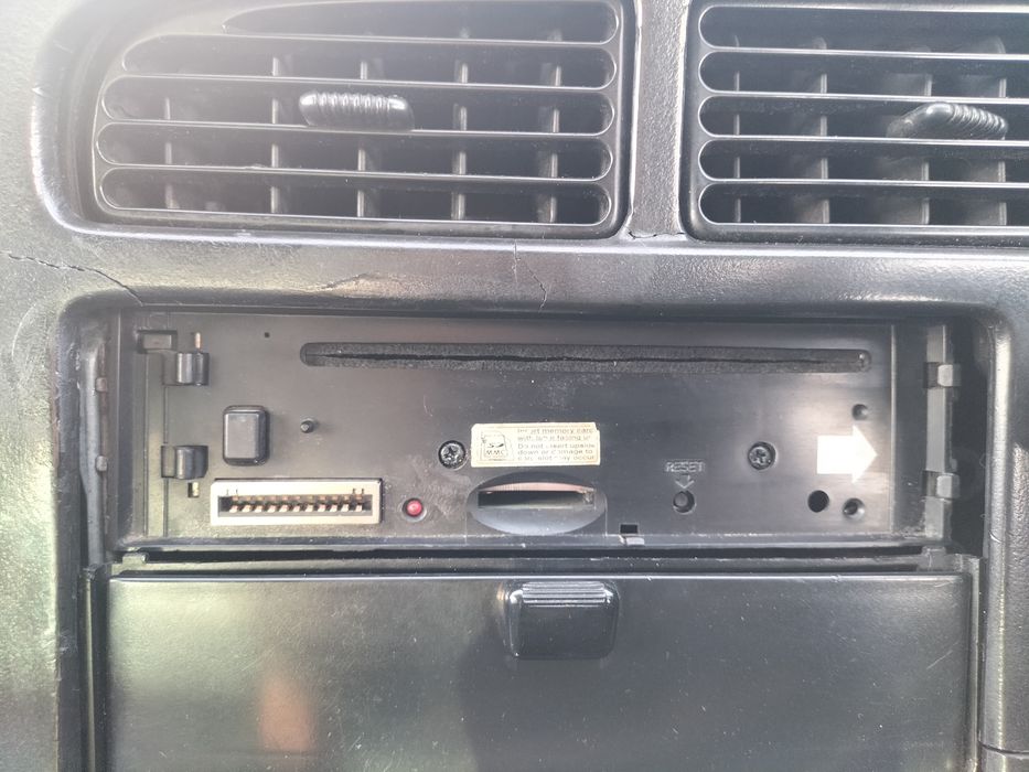 Продам оригинал автомагнитолу MYSTERY