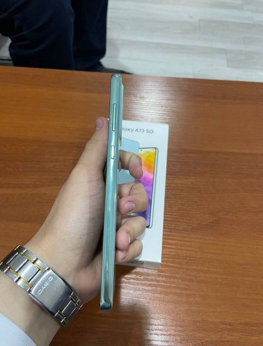 Samsung galaxy A73 5G garantiyasi bor
