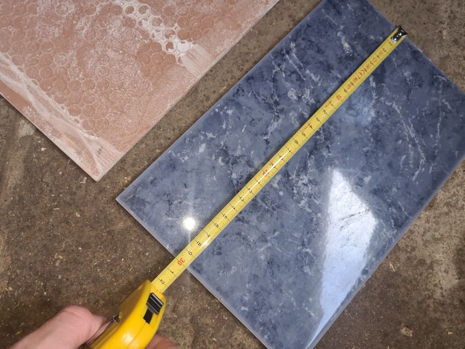 Faianță albastră 20x30 110 buc din recuperări