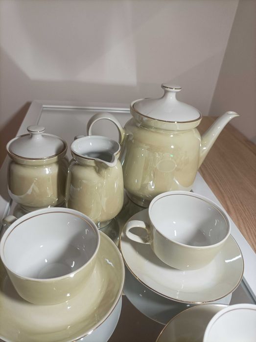 Старинен български порцеланов сервиз на Китка