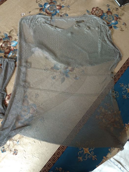 Vând sort de zale 500 lei bucata  plus 2 manusi 250 bucata