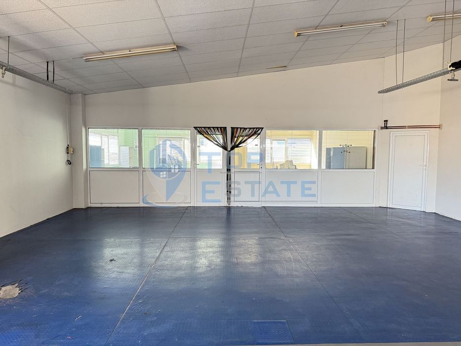 Производствено-административен комплекс в гр. Лясковец, област Велико