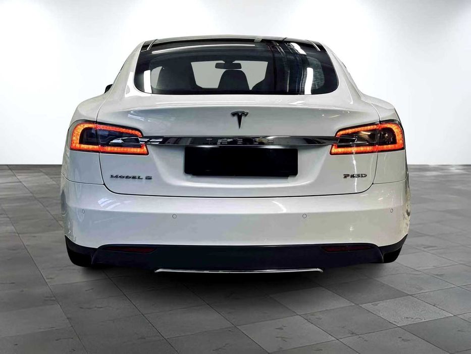 Tesla Model S 2016