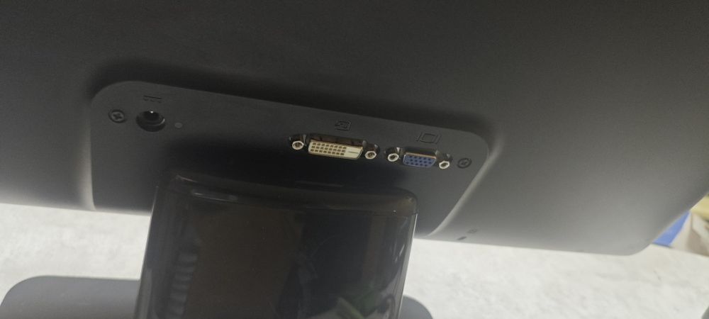 Монитор hp 22дюйма