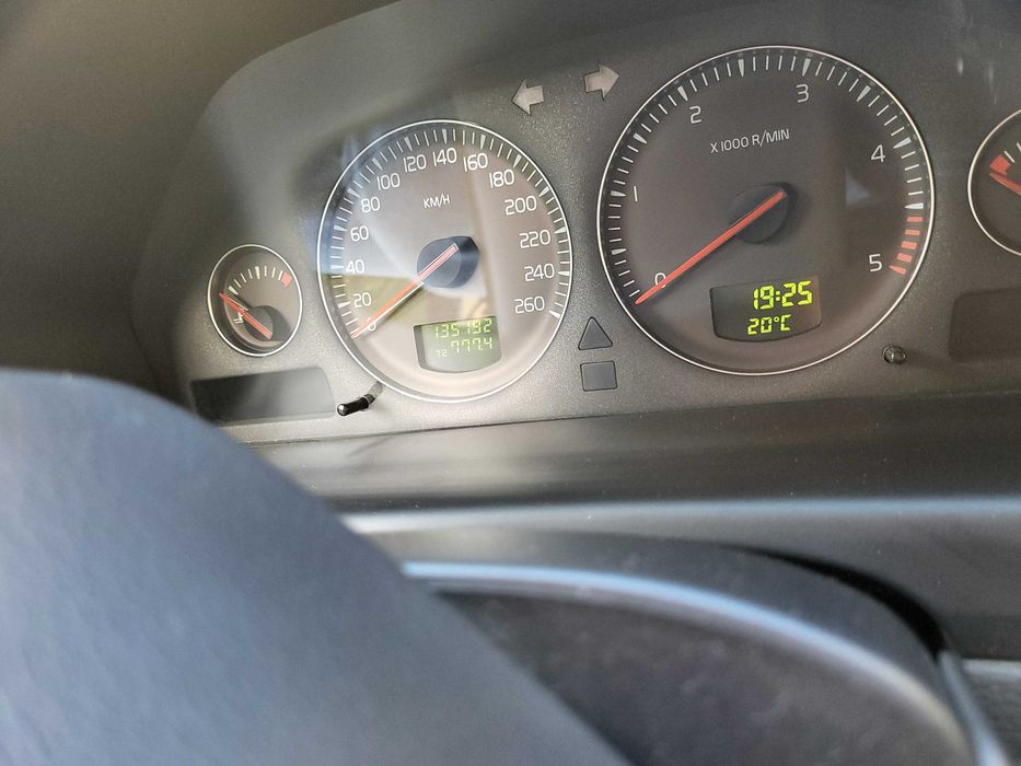 autoturism Volvo S60
