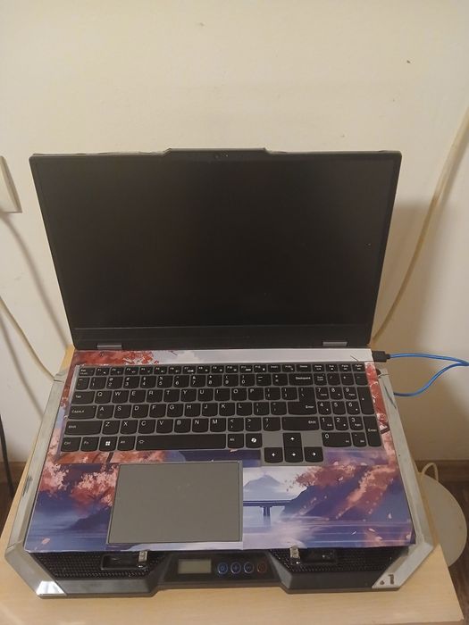 LENOVO LOQ 15IRX9 in Garanție