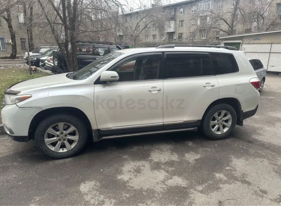 Highlander 2012 года 2.7л