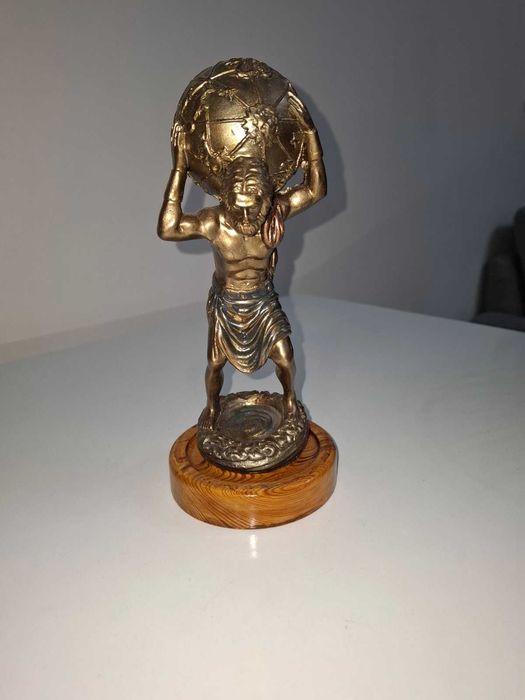 Статуетки Атлас и Асклепий