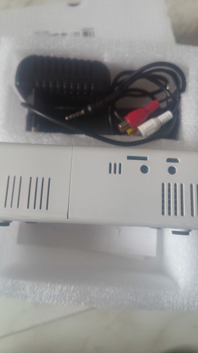 Mini projector Z1