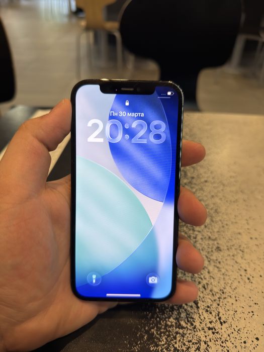 Продам Айфон 12 PRO