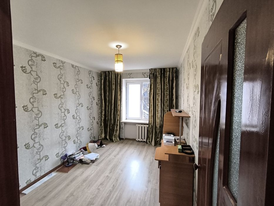 Продается квартира 3-х комнатная.