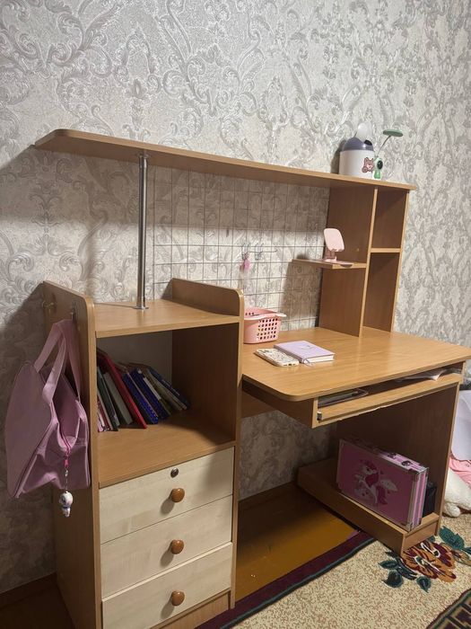 Письменный стол, компьютерный стол, состояние отличное.ВОТ фотки