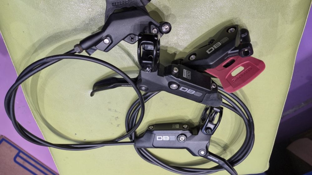 Frâne hidraulice Sram DB8 4 pistoane aproape noi